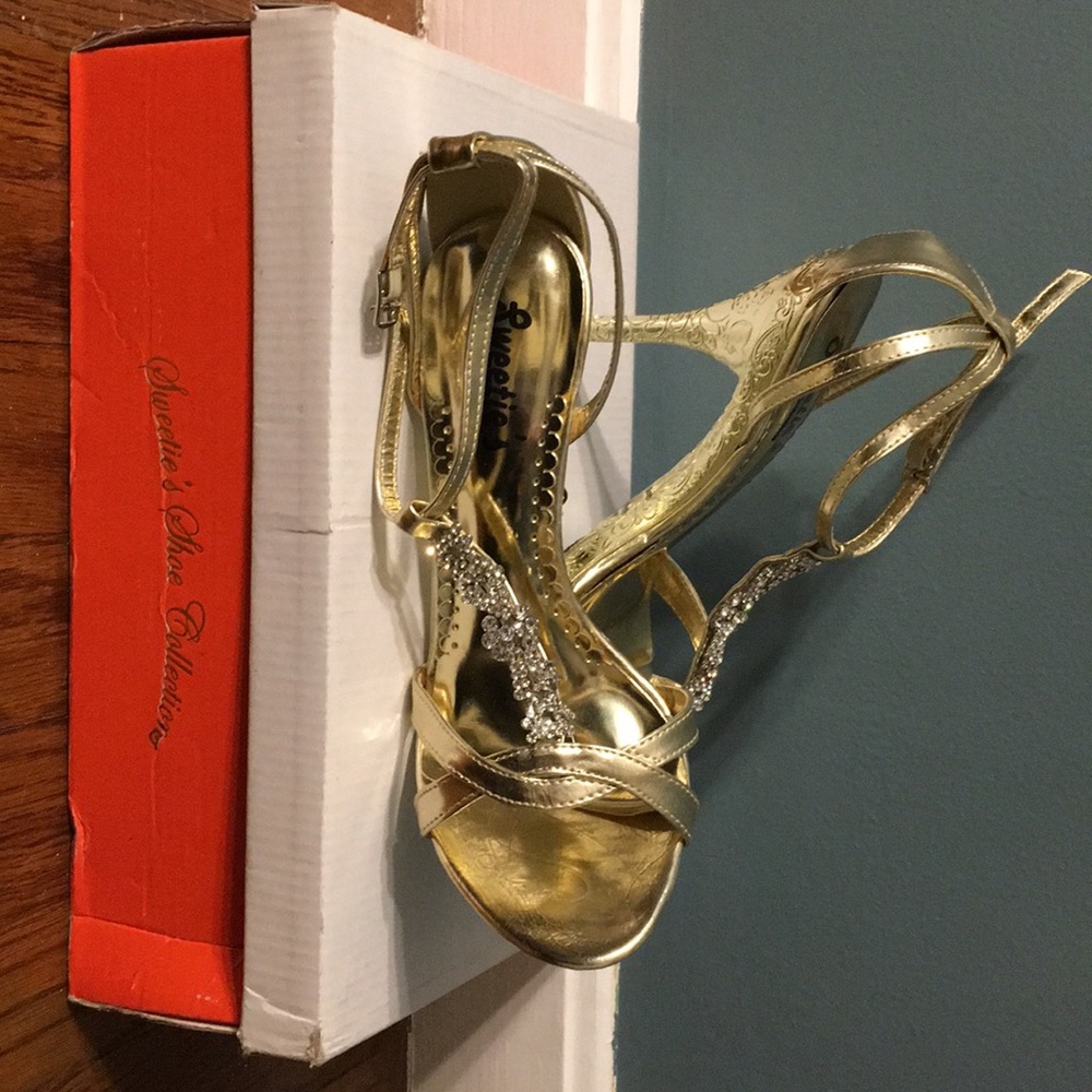 Gold filigree stilettos